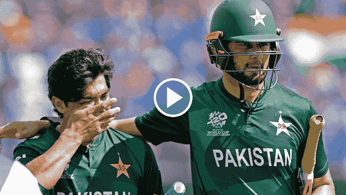 Naseem Shah, hero for Pakistan walks Off in tears after