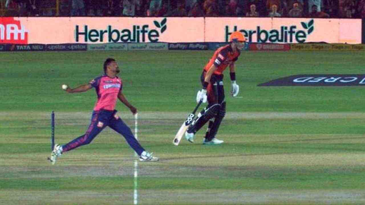 Watch: Sandeep Sharma's No Ball in the last delivery of RR vs SRH match - Cricket Winner