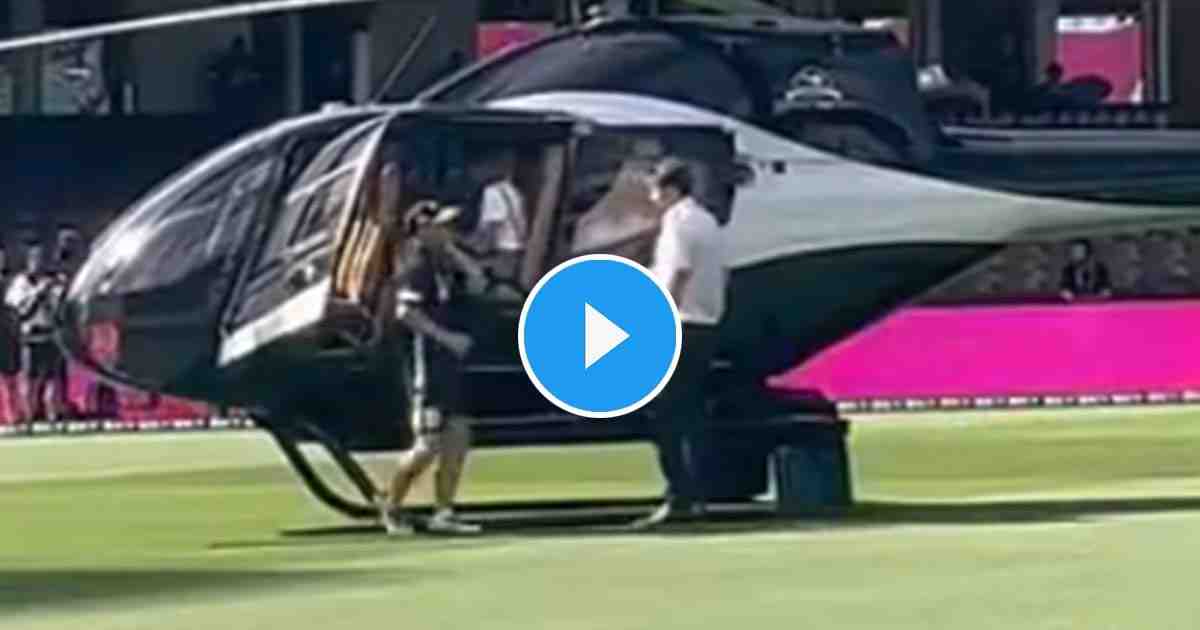 Watch Video: David Warner Arrives in Style at the SCG via Helicopter - Cricket Winner