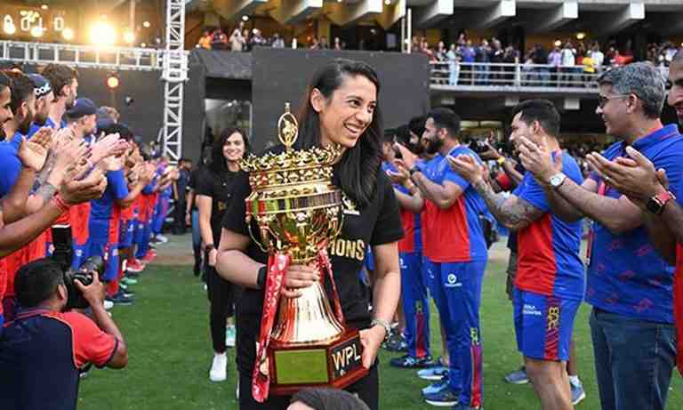 Virat Kohli and RCB Men give Smriti Mandhana's WPL winning team guard of honour - Cricket Winner