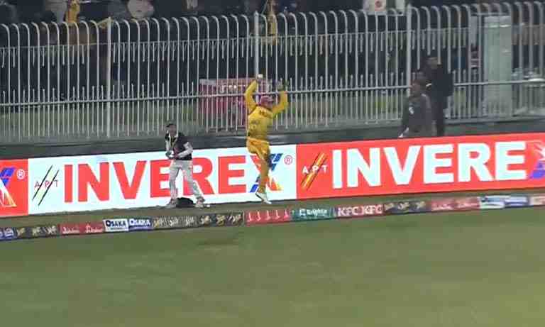 [Watch]Asif Ali's spectacular boundary catch, dismissing Dawid Malan in PSL 2024 - Cricket Winner