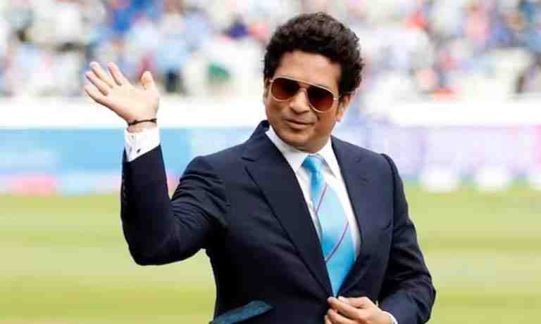 Sachin Tendulkar dives into football fun with little girls on his birthday - Cricket Winner