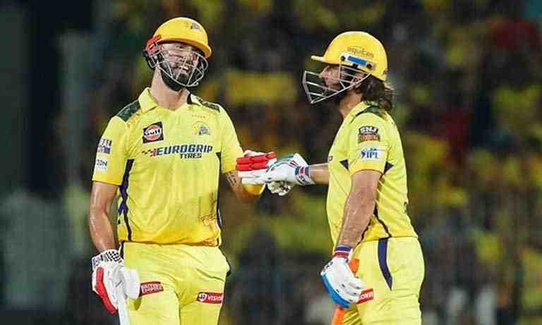 "Don't do that in a team game" - Irfan Pathan on MS Dhoni denies single in CSK vs PBKS match - Cricket Winner