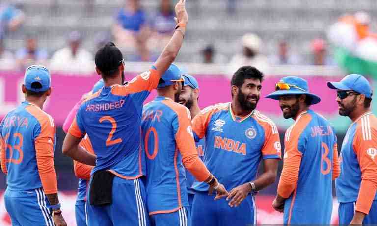 India vs Pakistan: Paras Mhambrey lauds India's bowling show vs Pakistan - Cricket Winner