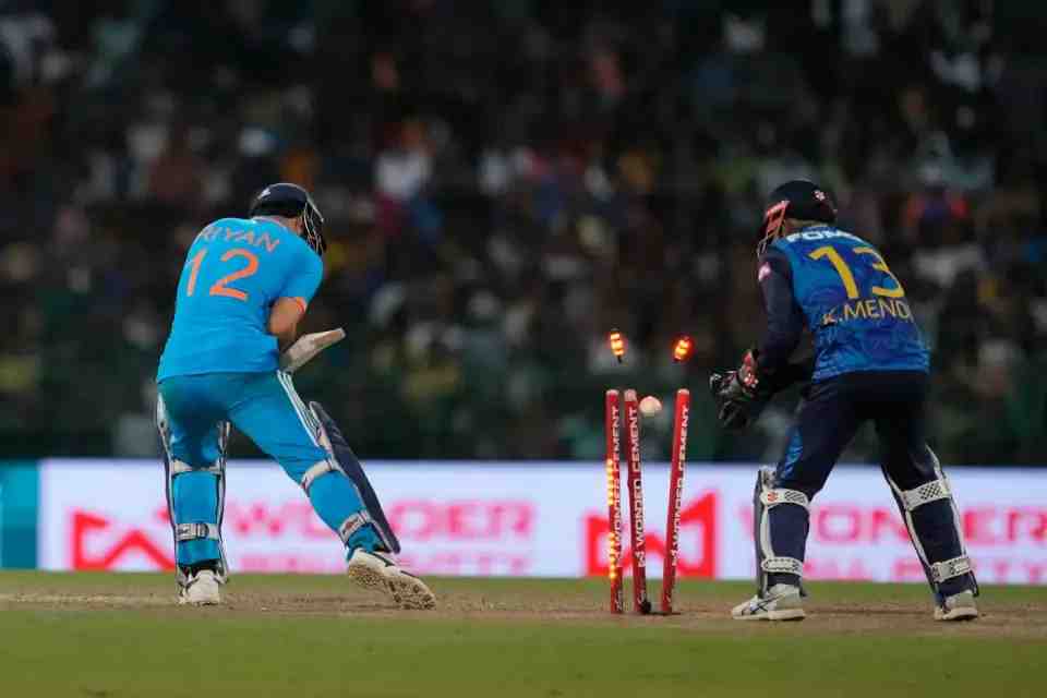 Indian batters spin struggles against Sri Lanka