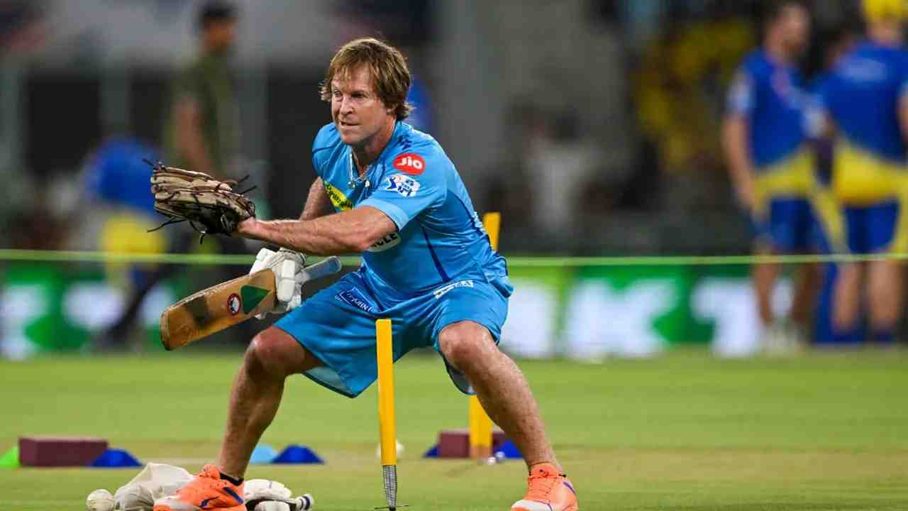 Jonty Rhodes names the Indian cricketer who is a complete all-round fielder