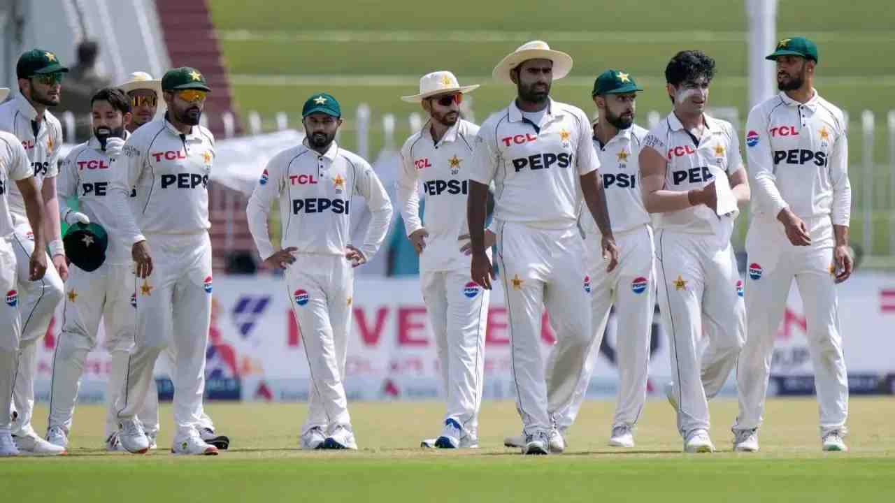 Pakistan's Cracks Widening with Struggling Performances