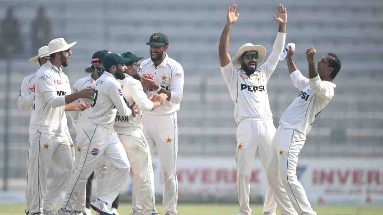 Pakistan beat England 