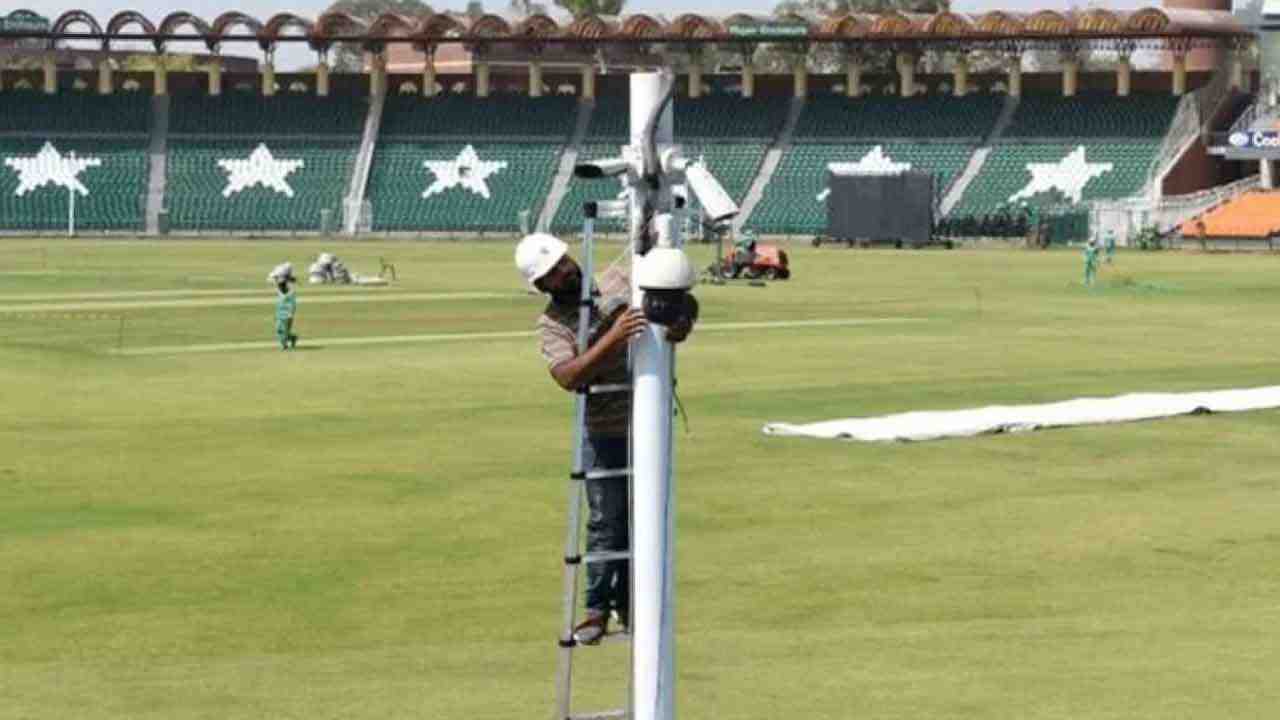 PSL 2023: 8 CCTV cameras stolen at the Gaddafi Stadium in Lahore during match