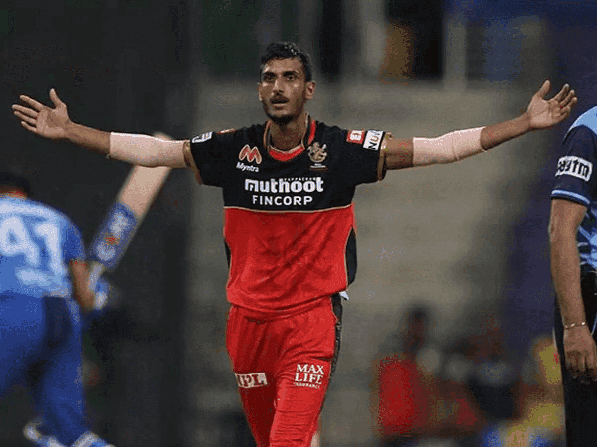 Shahbaz Ahmed Mocks SRH with Controversial Instagram Biography for the Team