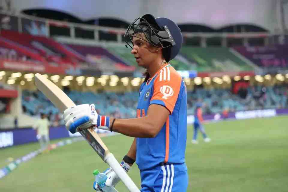 How did Harmanpreet Kaur dominate the grand stage ?