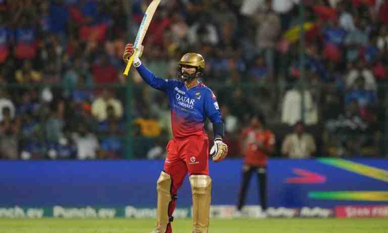 “Dinesh Karthik is pushing for the World Cup team…”: RCB’s head coach