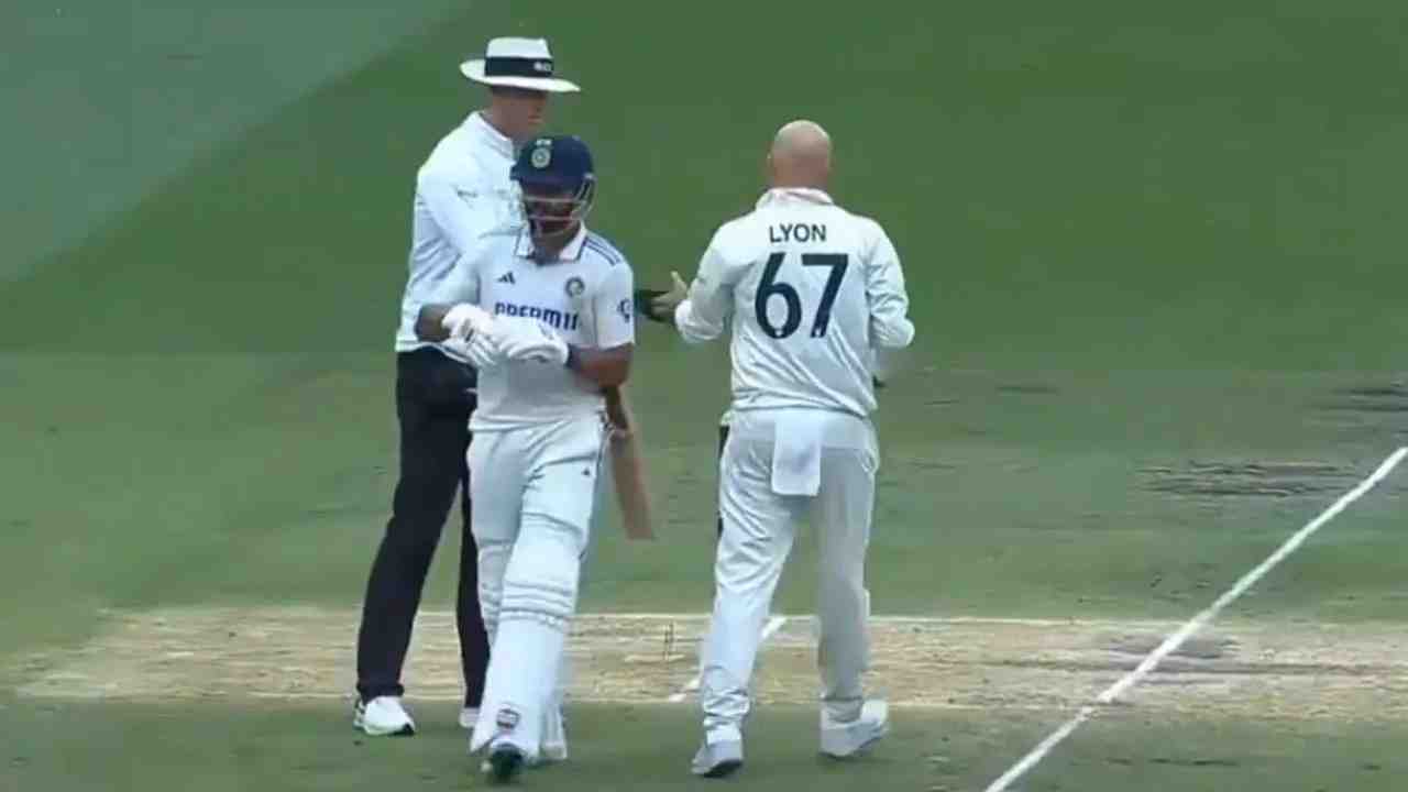 Watch: Commentary box reaction after knowing "Nathan Lyon is a taklu"