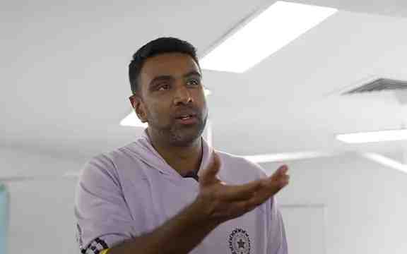 Language row engulfs former Indian off-spinner