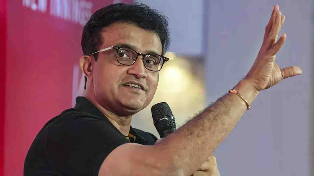 Former India captain Sourav Ganguly narrowly escaped an accident on the Durgapur Expressway when a truck hit his vehicle.