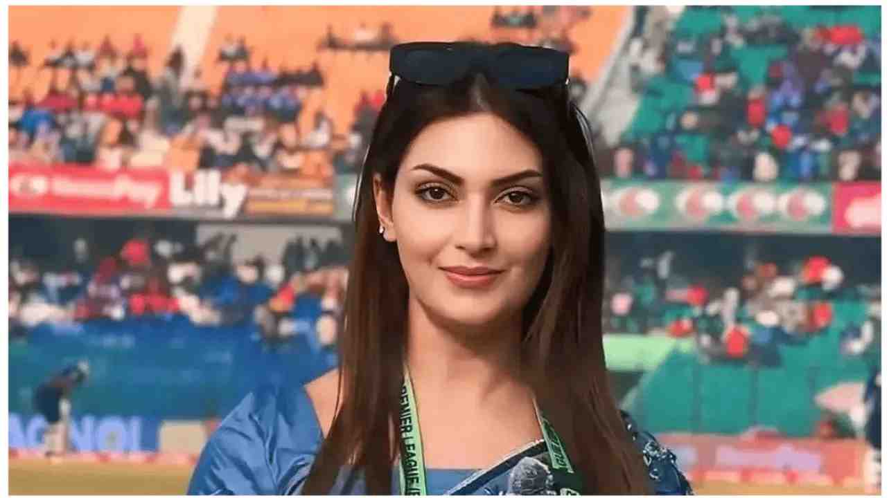 Indian anchor Yesha Sagar has left the Bangladesh Premier League after an issue over a missed dinner.