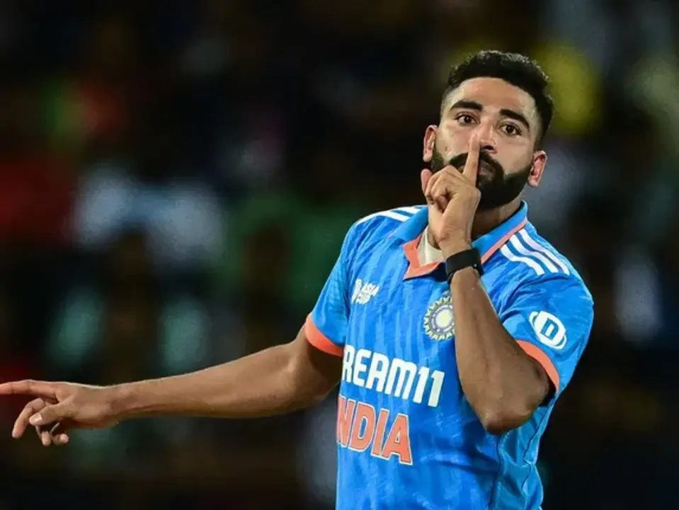  Mohammed Siraj asks paparazzi not to spread false rumors in a now-deleted Instagram story.